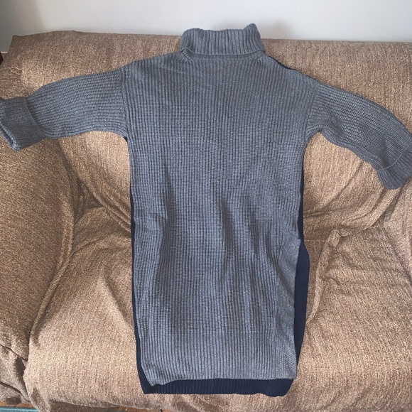 Cuffed sleeve turtleneck tunic - Picture 3 of 7